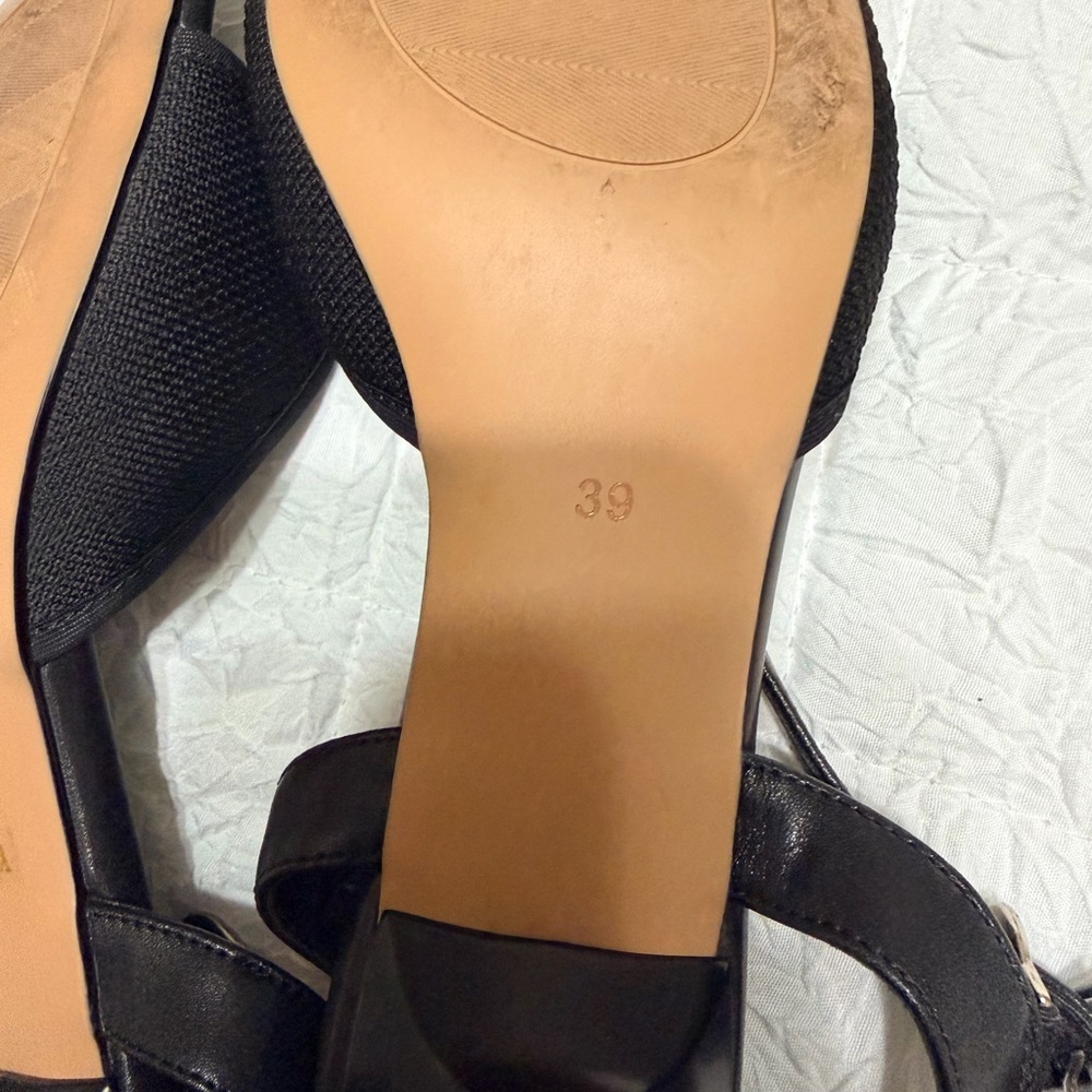 Cosy Island Chic Black Women's Sandals with Buckle Detail - Picture 5 of 5